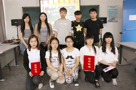 视觉艺术学院与管理学院辩论赛成功举办